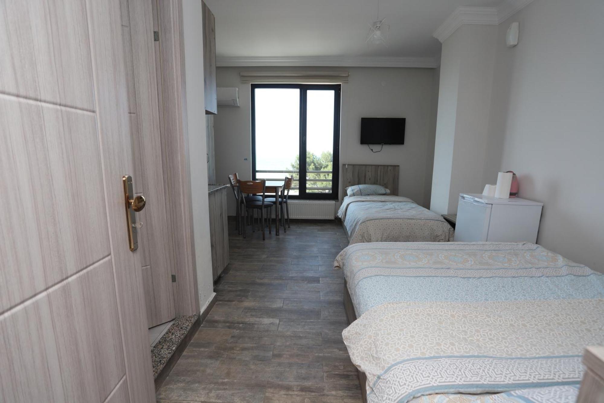 Rueya Pansiyon Apart Otel Yukarı Yukarı Kocaali Exterior photo
